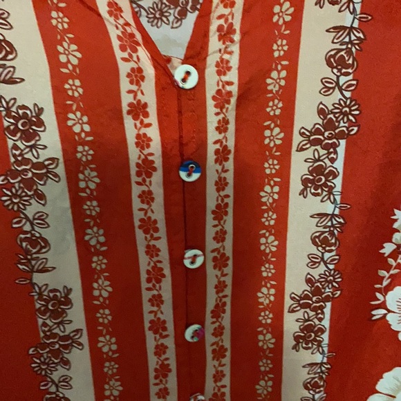 Johnny was red flowers blouse - Picture 5 of 7